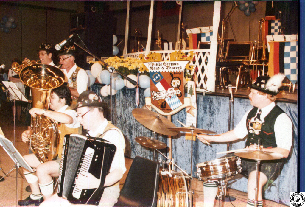 1981 10 10 47 Oktoberfest @ Civic Center.jpg